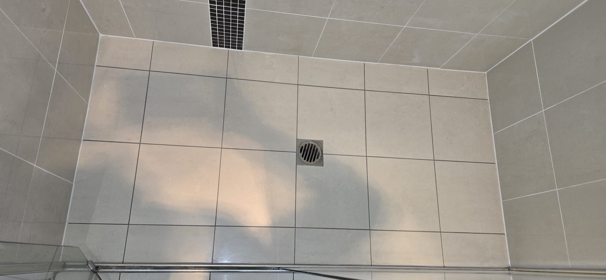 Clean shower joints after restoration